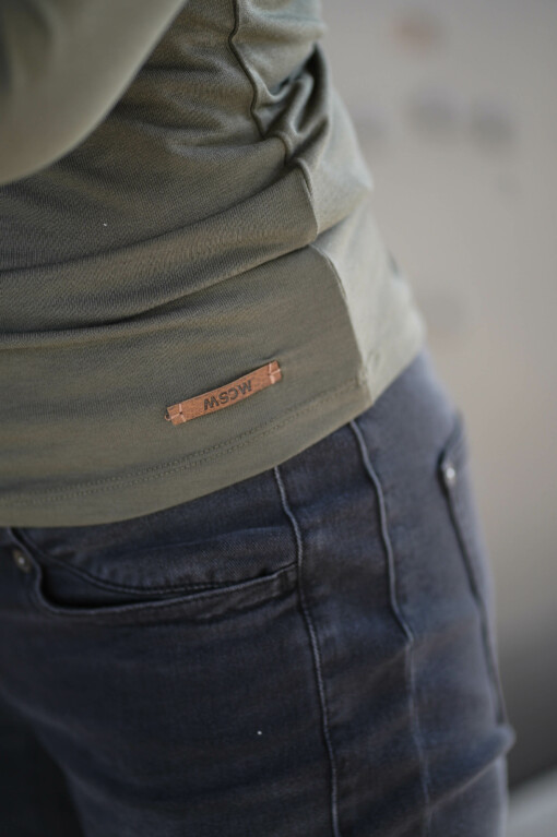 Rollkragenshirt "EFAMIA" dark khaki solid (MSC06) / Jeans "SHYRA" cashmere black  (HL12)