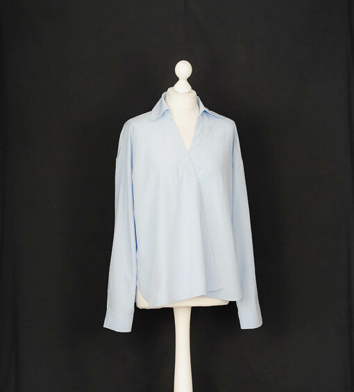 Extravagante Bluse "DARCY" light blue (HB08)