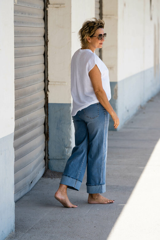 Ärmellose Bluse “LAUREN” white (AE05) / Coole Jeans "VIVIEN" jeansblau (H39)