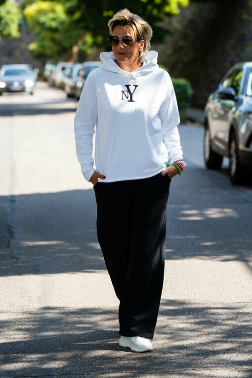 Wide Leg Jogger “SADE” black (PI95) / Trendiger Hoodie “VALEA” white/black (PI79)