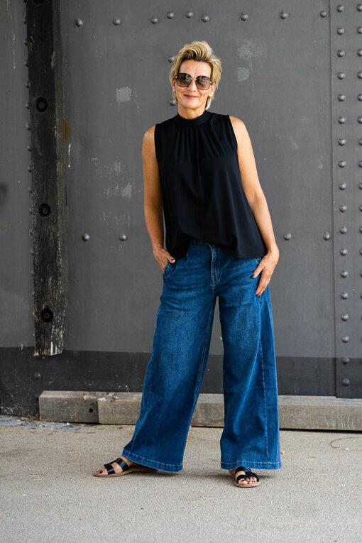 Wide Leg Jeans "YIBBI" dark blue (H36)  Elegantes Top “ANOUK” schwarz(BA04)