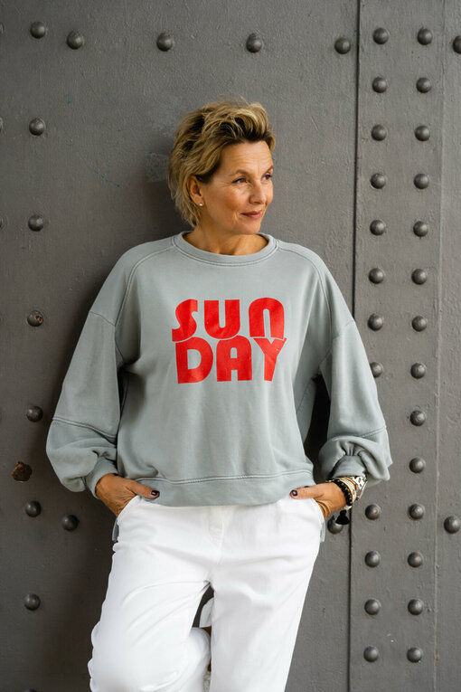 Cooler Sweater "SUNDAY" grau/rot (GW25)