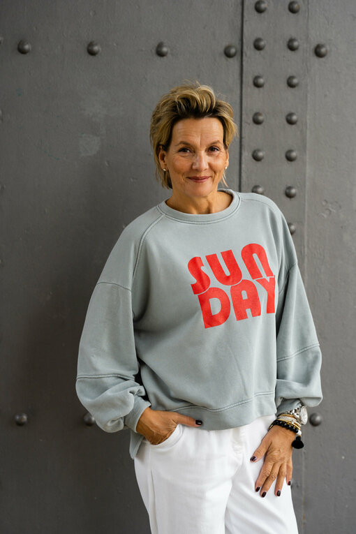 Cooler Sweater "SUNDAY" grau/rot (GW25)