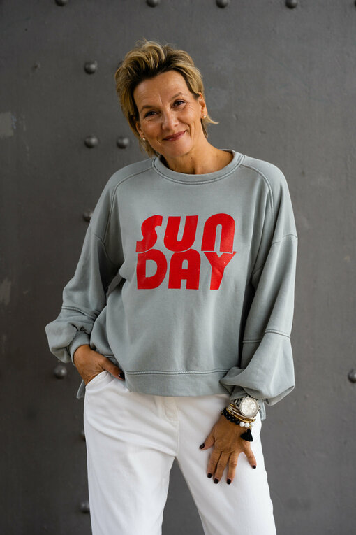 Cooler Sweater "SUNDAY" grau/rot (GW25)