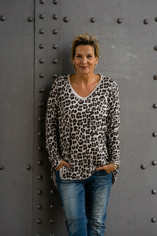 Leo-Langarm-Shirt “ULRIKE” (BA16)/ Jeans “SUANA” jeansblau (H09)