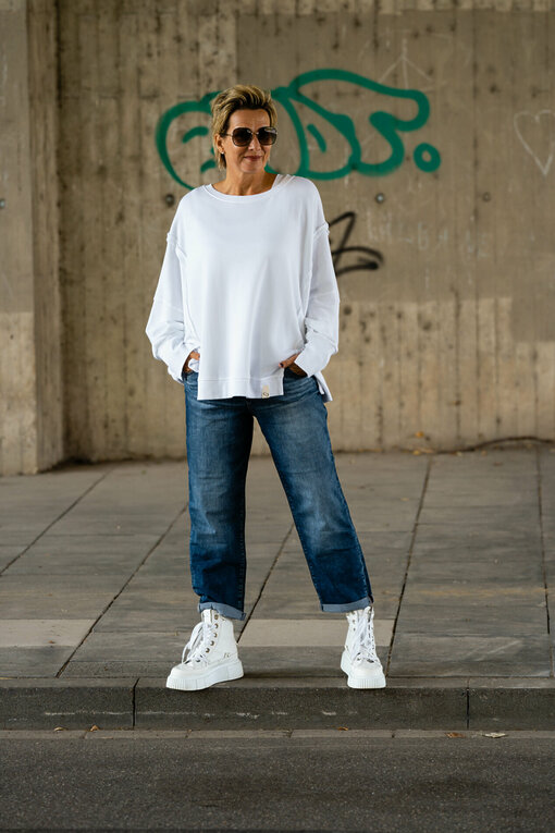 Soft Sweater “INA” white (CC04)/ Jeans “BROOKE” – day break (HL40)