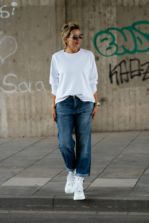 Sweater “KAMAR” white (CC11)/ Jeans “BROOKE” – day break (HL40)