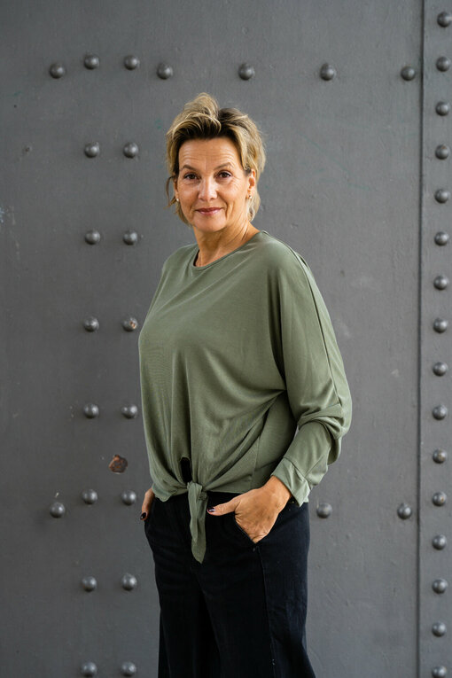 Cooles Knoten-Longsleeve “CAISSY” khaki (BA52)