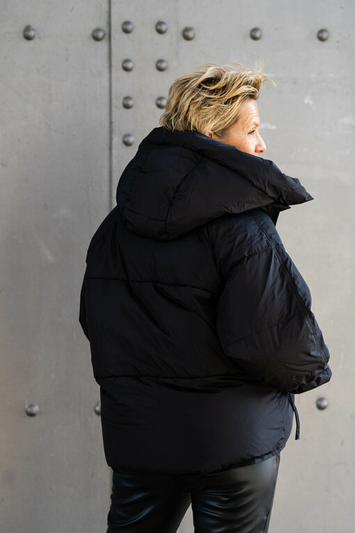 Warme Daunenjacke "KYLIE" black (WB16)