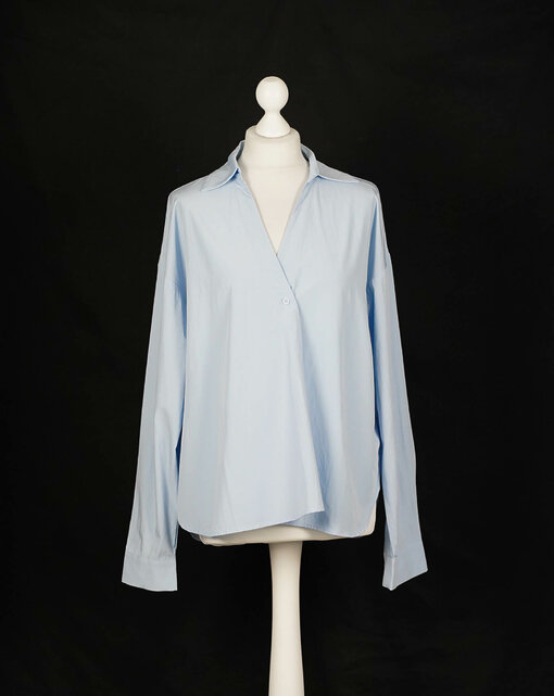 Extravagante Bluse “DARCY” light blue (HB08)