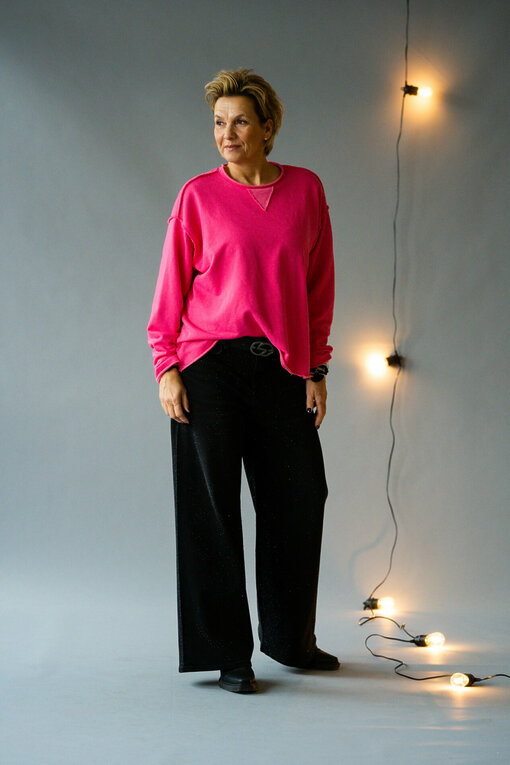 Funkelnde Jeans "KALEA SPARKLE" black (ER75) /Basic Sweatshirt "DEBBIE" pink (GW45)