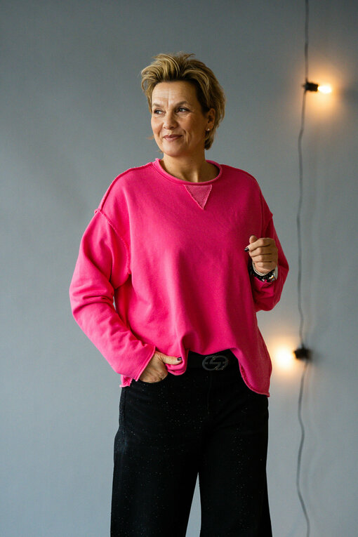 Funkelnde Jeans "KALEA SPARKLE" black (ER75) /Basic Sweatshirt "DEBBIE" pink (GW45)