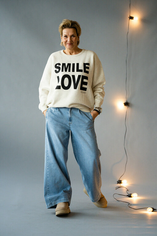 Oversized Sweater "TERRY" SMILE & LOVE (10D65)/ Leichte Jeans "YIBBI SUMMER" -light blue (H39)