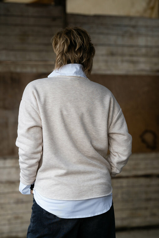 Kuscheliger Sweater “INU” taupe meliert (GW35)