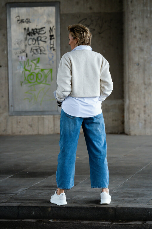 Cropped Sweater "ALICIA" soft white melee (10D46)/ Jeans “YOANA” – steel blue (ER28)