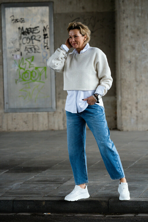 Cropped Sweater "ALICIA" soft white melee (10D46)/ Jeans “YOANA” – steel blue (ER28)