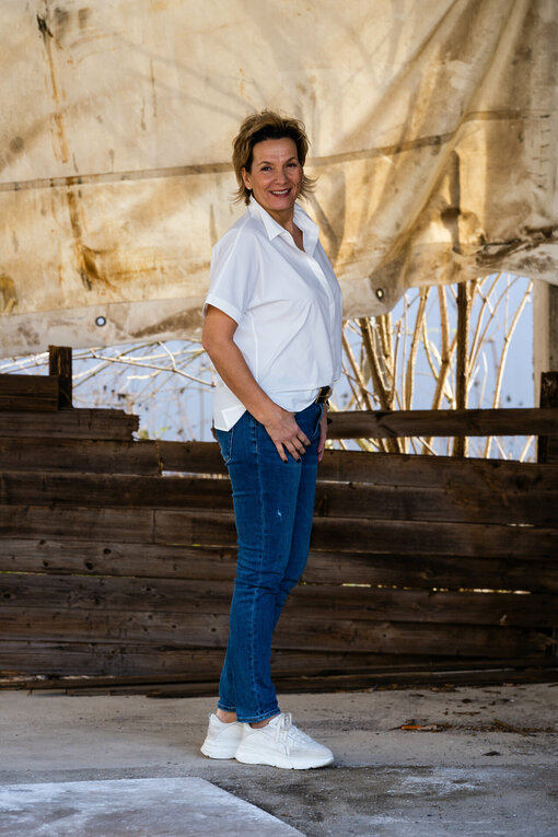 Jeans "MANOU" - columbia blue (ER15)/Leichte Bluse "SARYA" offwhite (HL33)