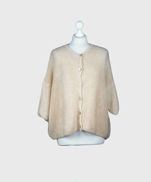 Kuschelige Strickjacke "YAMATA" beige (GW39)