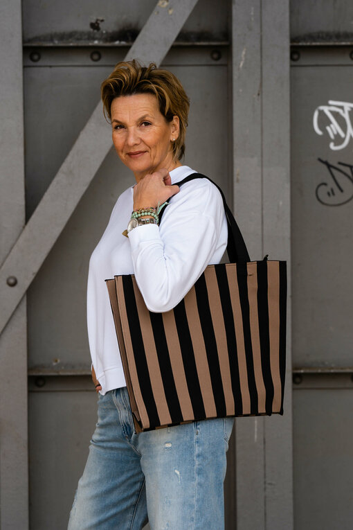 Shopper “LARA” (LOT02)