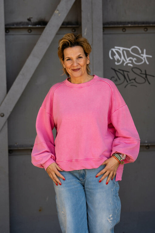 Cooles Sweatshirt "SAMANTHA" pink (GW13)/ Jeans “YOANA” – berry blue (ER17)